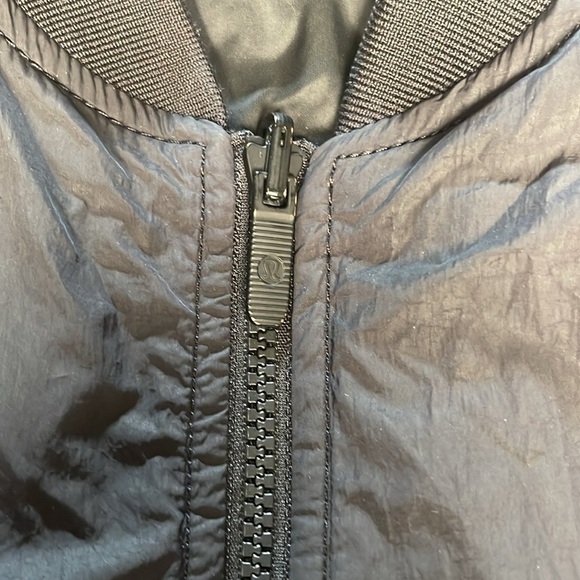 Lululemon Flip It & Reverse It Jacket
Black 4 - Picture 5 of 9